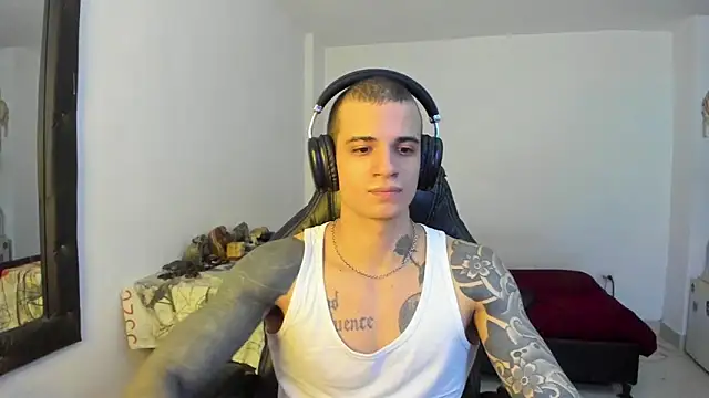 Snapshot of Balo_lovers chatting on January 7, 2026, 3:36 pm Balo lovers online show from January 7, 2026, 3:36 pm