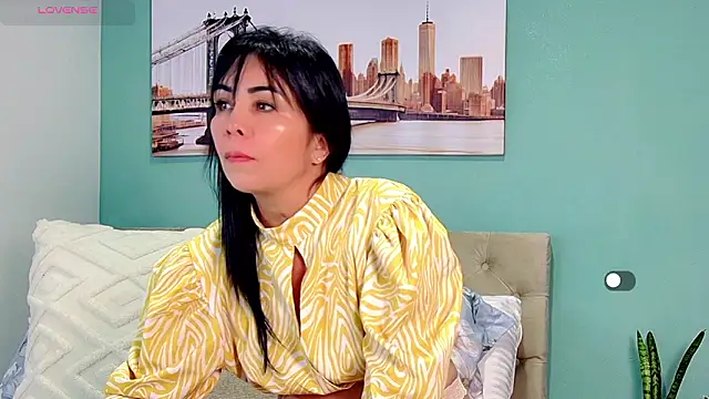 Snapshot of yanella_fire chatting on February 4, 2026, 11:49 am yanella fire online show from February 4, 2026, 11:49 am