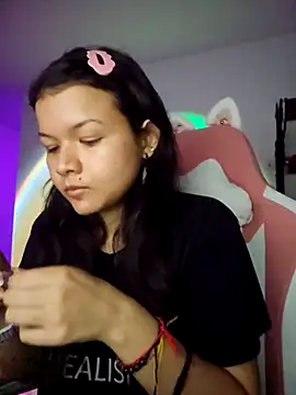 azumiichan online show from February 11, 2025, 4:01 am