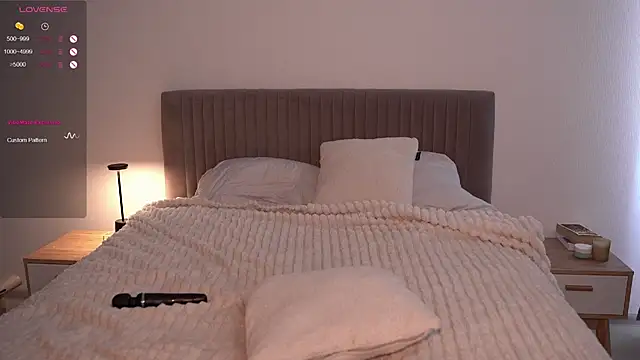 arielbell  online show from September 29, 2025, 11:59 am