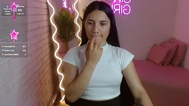 Snapshot of Chiara_tay chatting on January 8, 2025, 1:32 am Chiara tay online show from January 8, 2025, 1:32 am