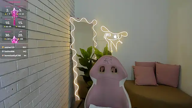 Snapshot of Chiara_tay chatting on February 11, 2025, 1:20 am Chiara tay online show from February 11, 2025, 1:20 am