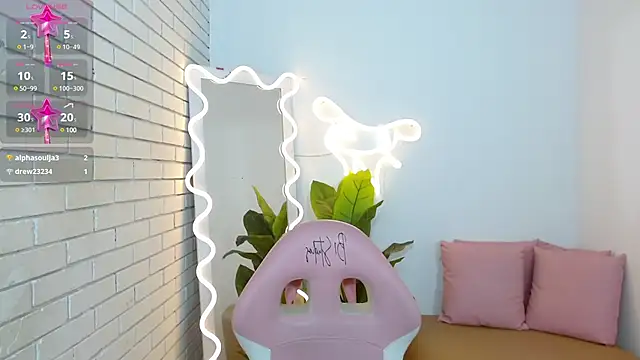 Snapshot of Chiara_tay chatting on February 22, 2025, 6:06 am Chiara tay online show from February 22, 2025, 6:06 am