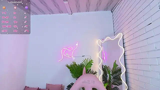 Snapshot of Chiara_tay chatting on March 13, 2025, 6:05 am Chiara tay online show from March 13, 2025, 6:05 am