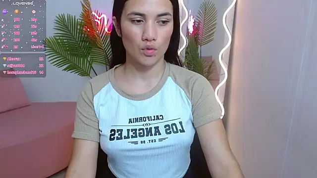 Snapshot of Chiara_tay chatting on March 20, 2025, 9:15 am Chiara tay online show from March 20, 2025, 9:15 am