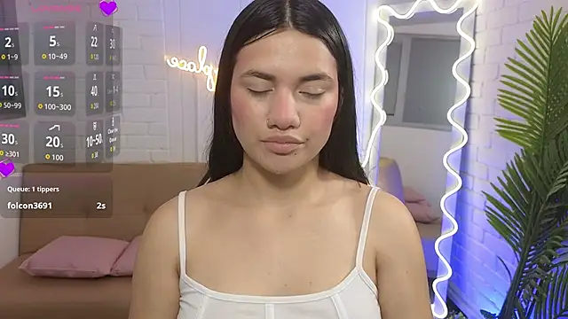 Snapshot of Chiara_tay chatting on September 21, 2025, 11:45 am Chiara tay online show from September 21, 2025, 11:45 am