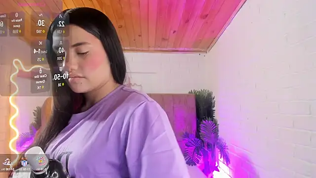 Snapshot of Chiara_tay chatting on September 24, 2025, 7:28 pm Chiara tay online show from September 24, 2025, 7:28 pm