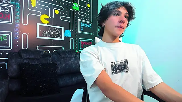 Luke Howland online show from January 14, 2025, 8:26 pm