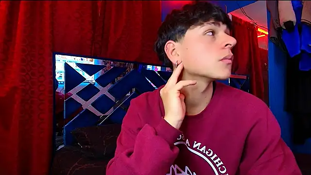 Luke Howland online show from September 22, 2025, 10:12 pm