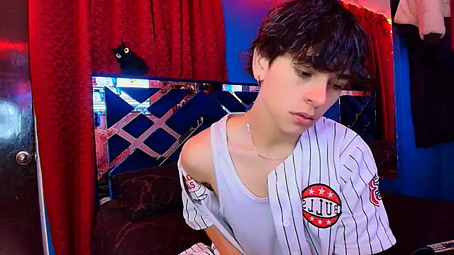 Luke Howland online show from November 28, 2025, 12:35 am