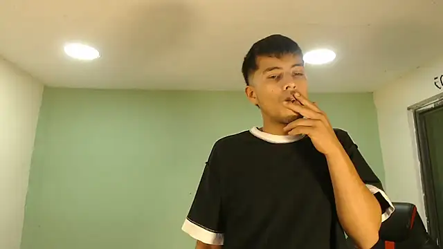 danielitopapuu online show from December 16, 2025, 12:59 am