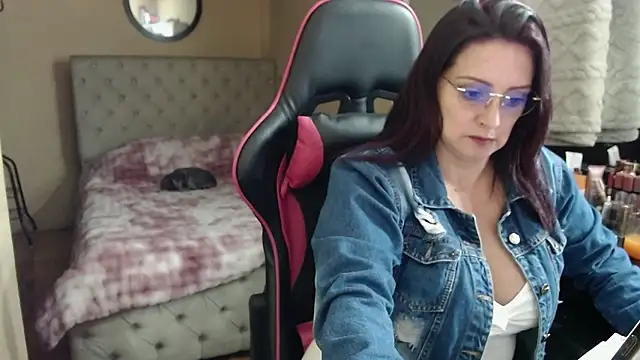 Carol Scottt online show from June 4, 2026, 10:16 pm