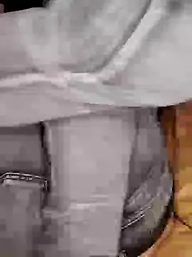 Snapshot of --D-a-D-D-y- chatting on January 14, 2025, 3:22 am --D-a-D-D-y- online show from January 14, 2025, 3:22 am