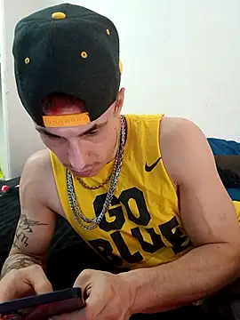 Snapshot of --D-a-D-D-y- chatting on March 13, 2026, 6:09 am --D-a-D-D-y- online show from March 13, 2026, 6:09 am