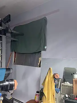 Brando2585 online show from April 11, 2026, 1:21 am