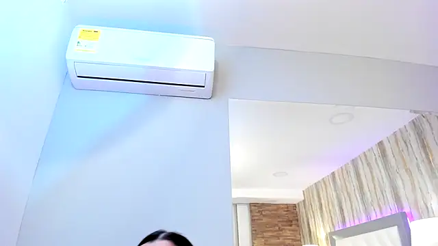 SophiaLaurens online show from February 8, 2025, 6:01 pm