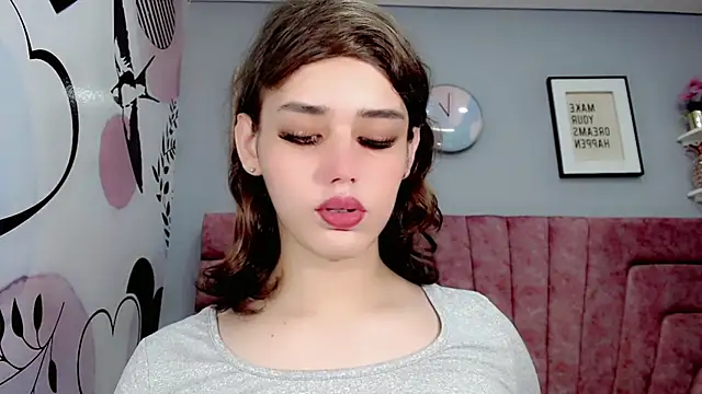 Snapshot of ValeriaAguilar chatting on December 8, 2024, 6:17 pm ValeriaAguilar online show from December 8, 2024, 6:17 pm