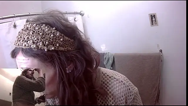 Snapshot of cassiemichellexx chatting on December 15, 2025, 2:10 pm cassiemichellexx online show from December 15, 2025, 2:10 pm