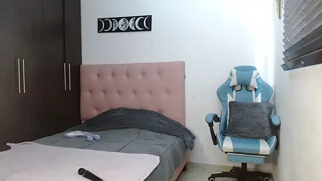 TokioStar online show from January 28, 2025, 1:49 pm