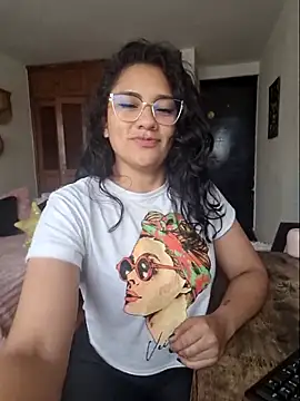 Thaliacooper  online show from September 11, 2025, 5:35 pm