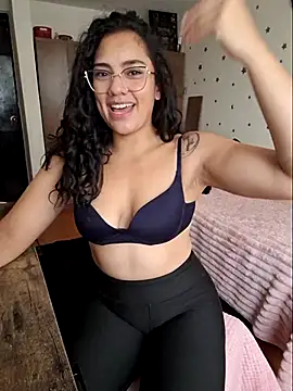 Thaliacooper  online show from February 12, 2026, 4:46 pm