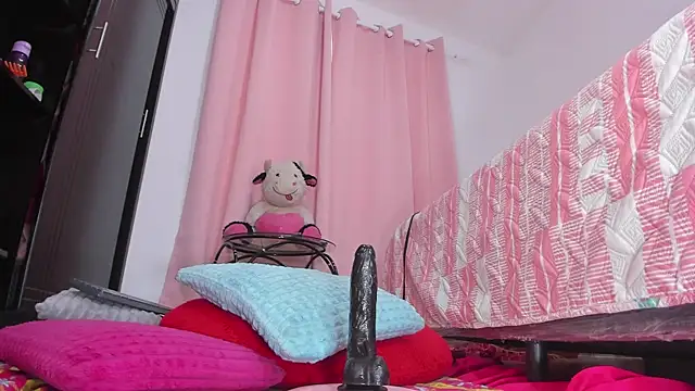 Snapshot of msschloee_ chatting on February 18, 2025, 10:25 pm msschloee  online show from February 18, 2025, 10:25 pm