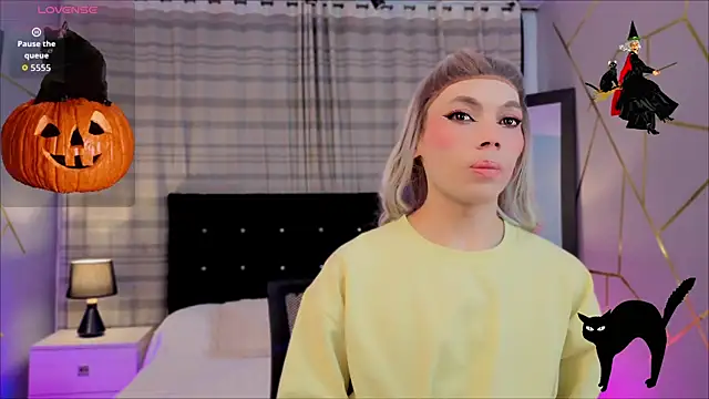 Megan Do Santos online show from October 25, 2025, 3:29 pm