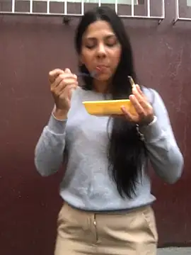 Snapshot of bellinii07 chatting on January 11, 2025, 10:07 pm bellinii07 online show from January 11, 2025, 10:07 pm