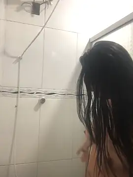 Snapshot of bellinii07 chatting on September 29, 2025, 8:46 pm bellinii07 online show from September 29, 2025, 8:46 pm