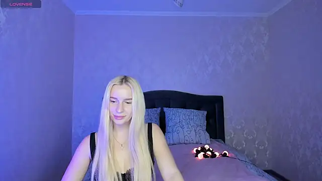 Amanda054 online show from December 23, 2024, 8:14 pm