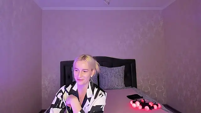 Amanda054 online show from February 24, 2025, 5:20 pm