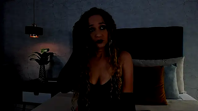 Luna18Pink online show from October 29, 2025, 1:13 pm