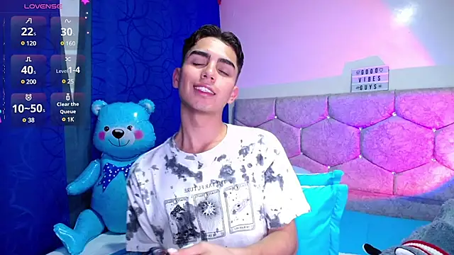 OwenBluee online show from February 13, 2025, 5:16 am