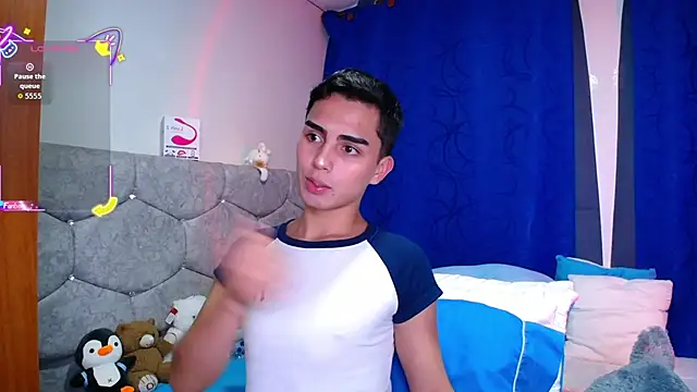 OwenBluee online show from September 18, 2025, 9:28 pm