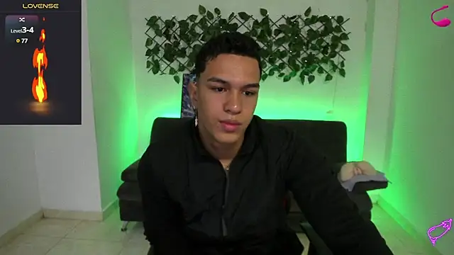 Snapshot of Taylor_John chatting on December 7, 2024, 2:02 pm Taylor John online show from December 7, 2024, 2:02 pm