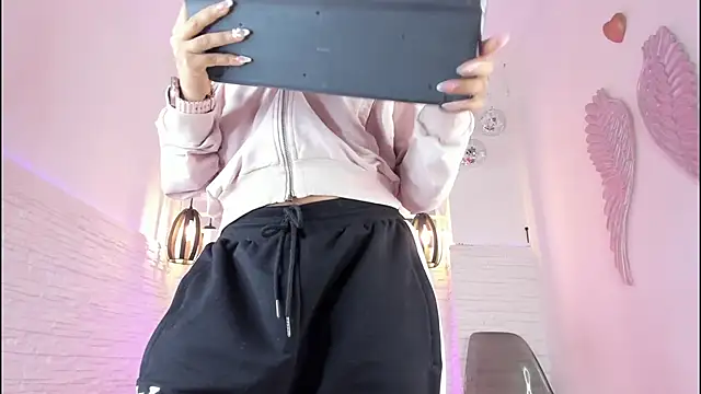 Snapshot of mia_six66 chatting on February 2, 2025, 11:30 am mia six66 online show from February 2, 2025, 11:30 am