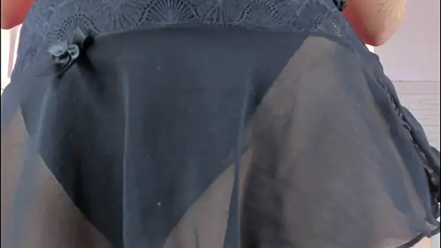 Snapshot of mia_six66 chatting on February 5, 2025, 5:53 pm mia six66 online show from February 5, 2025, 5:53 pm