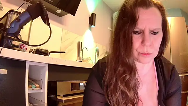 Endrocleia online show from March 10, 2025, 11:06 pm