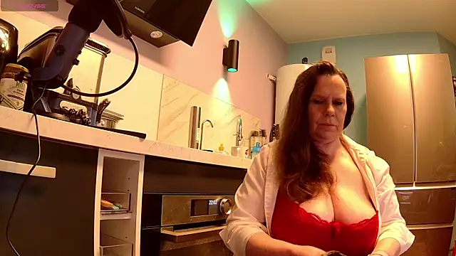 Endrocleia online show from April 10, 2026, 8:02 pm