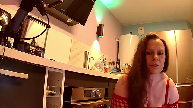 Endrocleia online show from April 12, 2026, 12:59 am