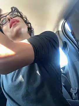 myloveforyouu online show from November 2, 2025, 4:42 pm