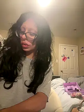 myloveforyouu online show from November 16, 2025, 11:27 am