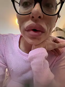 myloveforyouu online show from February 23, 2026, 2:25 pm