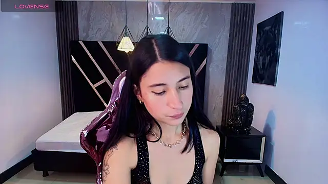 lizzyluk ch online show from February 13, 2025, 5:11 pm