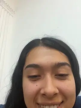 SweetLatiin  online show from November 24, 2025, 8:19 pm