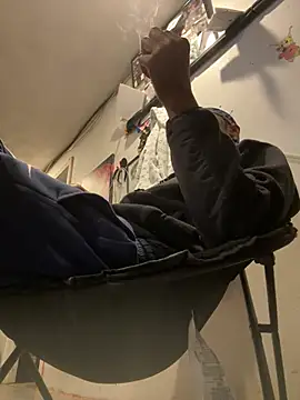 rayyymack online show from January 1, 2025, 9:41 pm