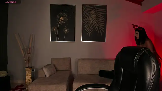 KatieStonne online show from November 1, 2025, 3:52 am