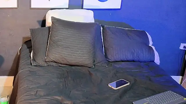 Dylanwhite23  online show from April 8, 2026, 8:58 am