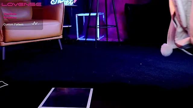 JoooJo  online show from January 17, 2025, 7:05 pm