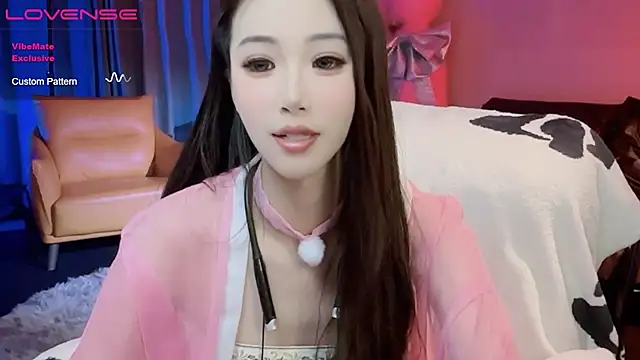 JoooJo  online show from February 19, 2025, 8:20 pm